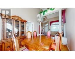 1696 Torbay Road thumbnail 9