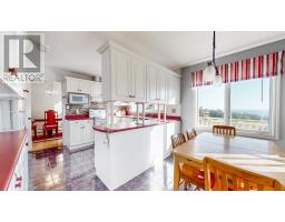 1696 Torbay Road thumbnail 12