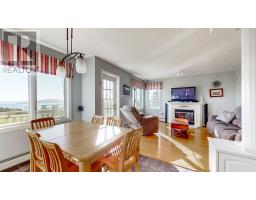 1696 Torbay Road thumbnail 15