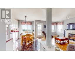 1696 Torbay Road thumbnail 16