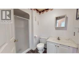 1696 Torbay Road thumbnail 19