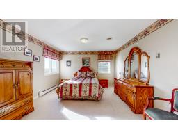 1696 Torbay Road thumbnail 24