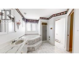 1696 Torbay Road thumbnail 26