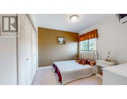 1696 Torbay Road thumbnail 28