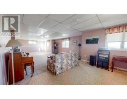 1696 Torbay Road thumbnail 33