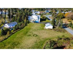 1696 Torbay Road thumbnail 40