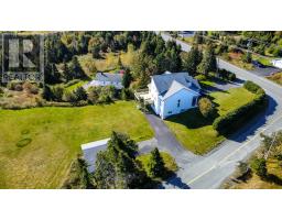 1696 Torbay Road thumbnail 41
