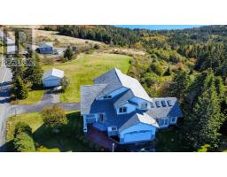 1696 Torbay Road thumbnail 44