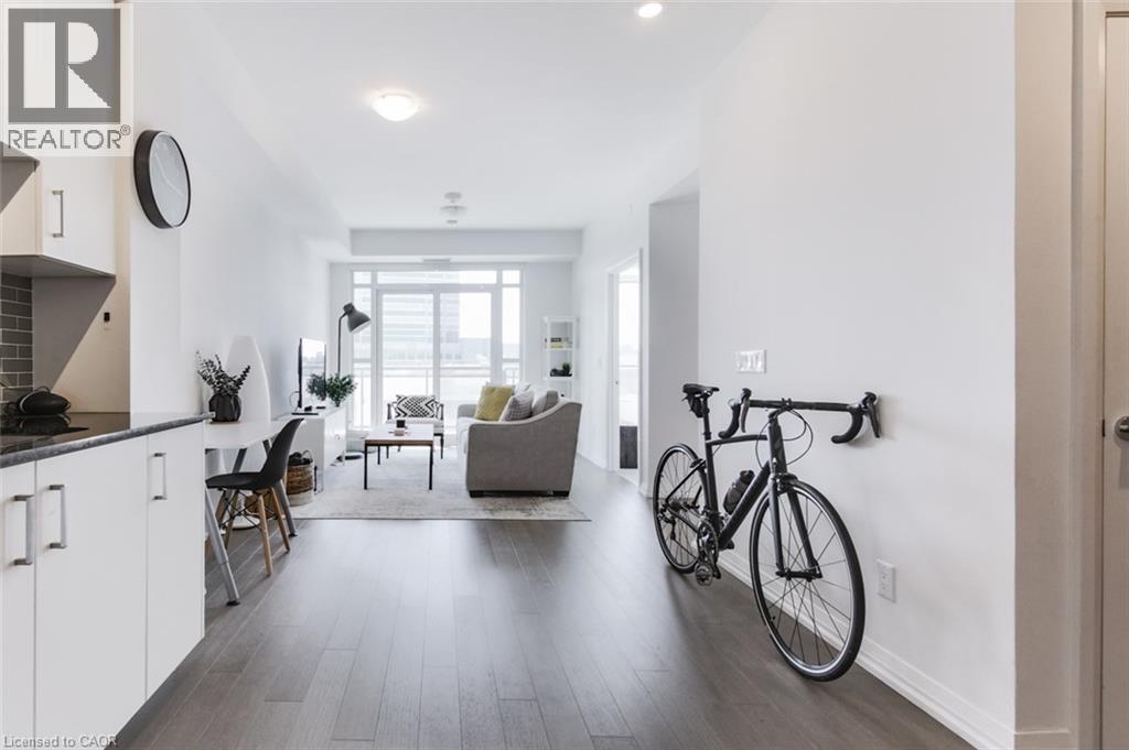 155 Caroline Street South — photo 10