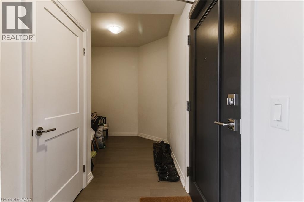 155 Caroline Street South — photo 14