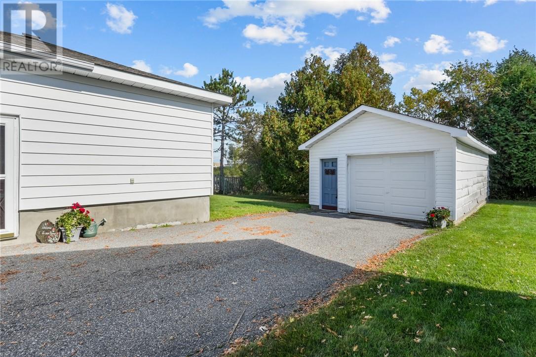 998 Lynwood Drive — photo 28
