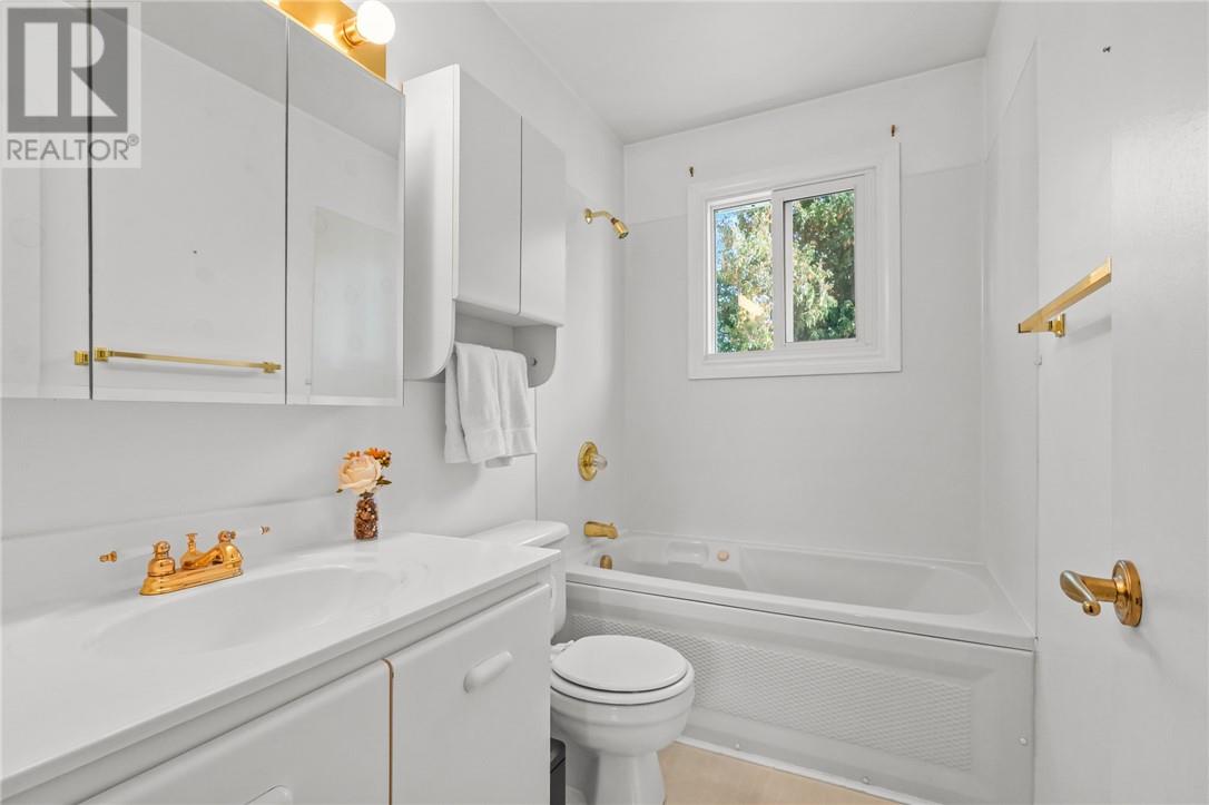 998 Lynwood Drive — photo 17