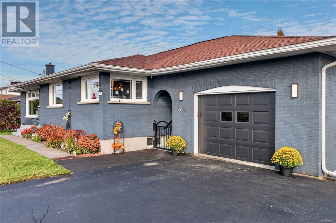 36 Edward Avenue — photo 1