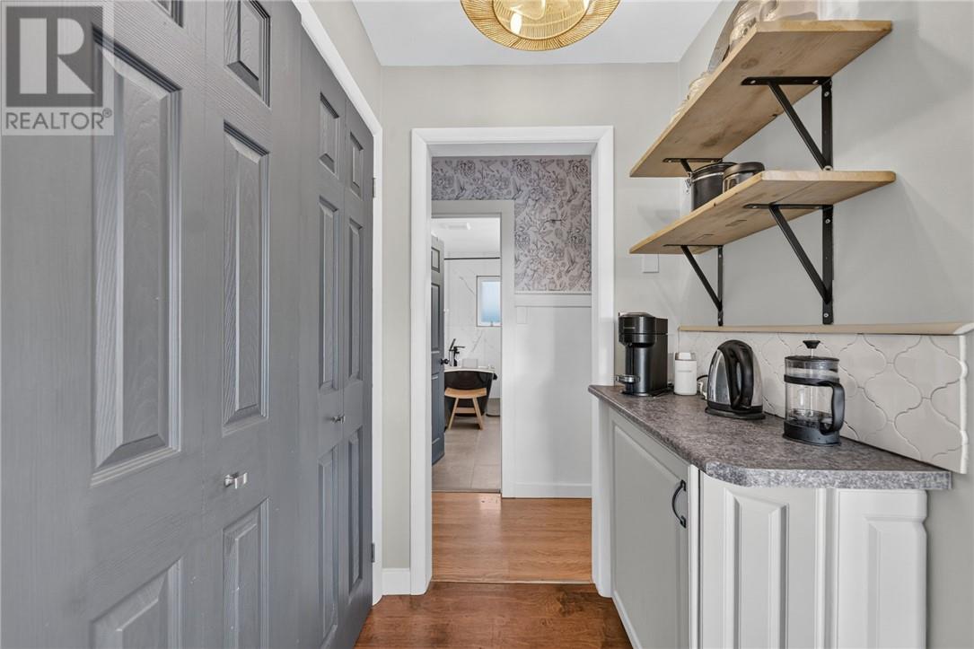 36 EDWARD Avenue - 16