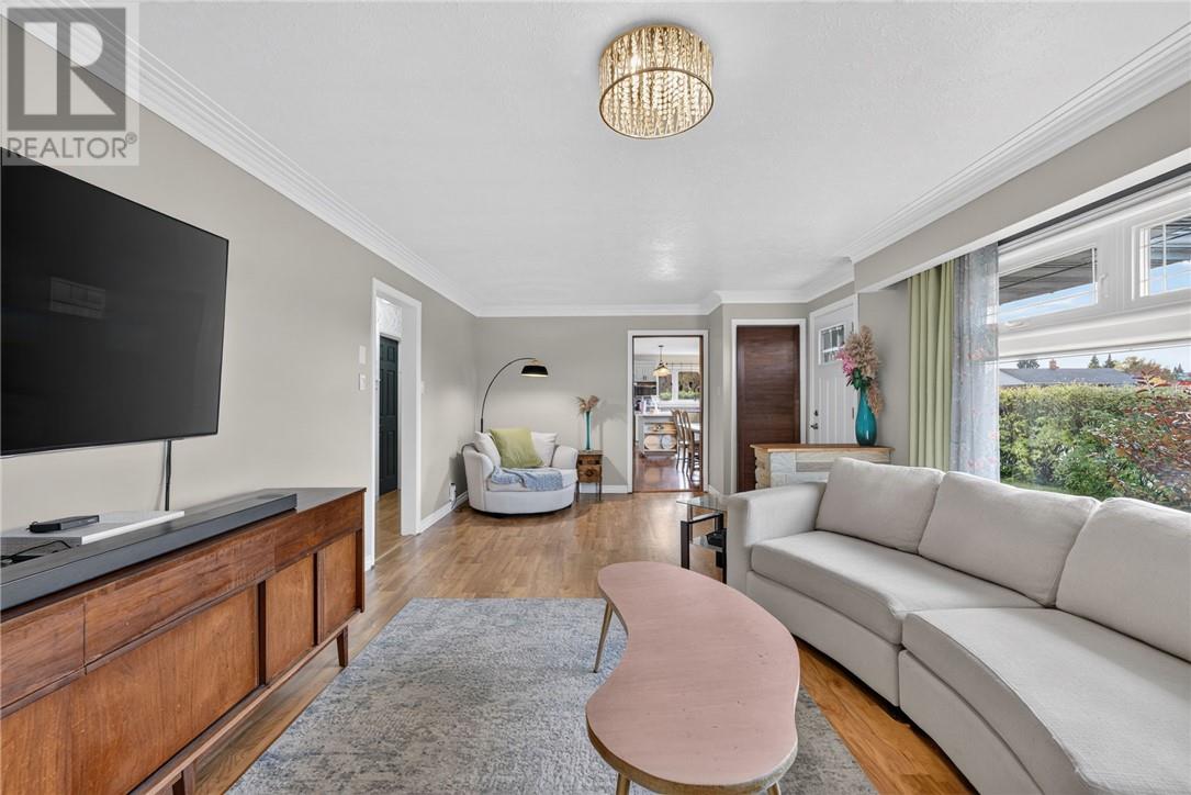 36 Edward Avenue — photo 24