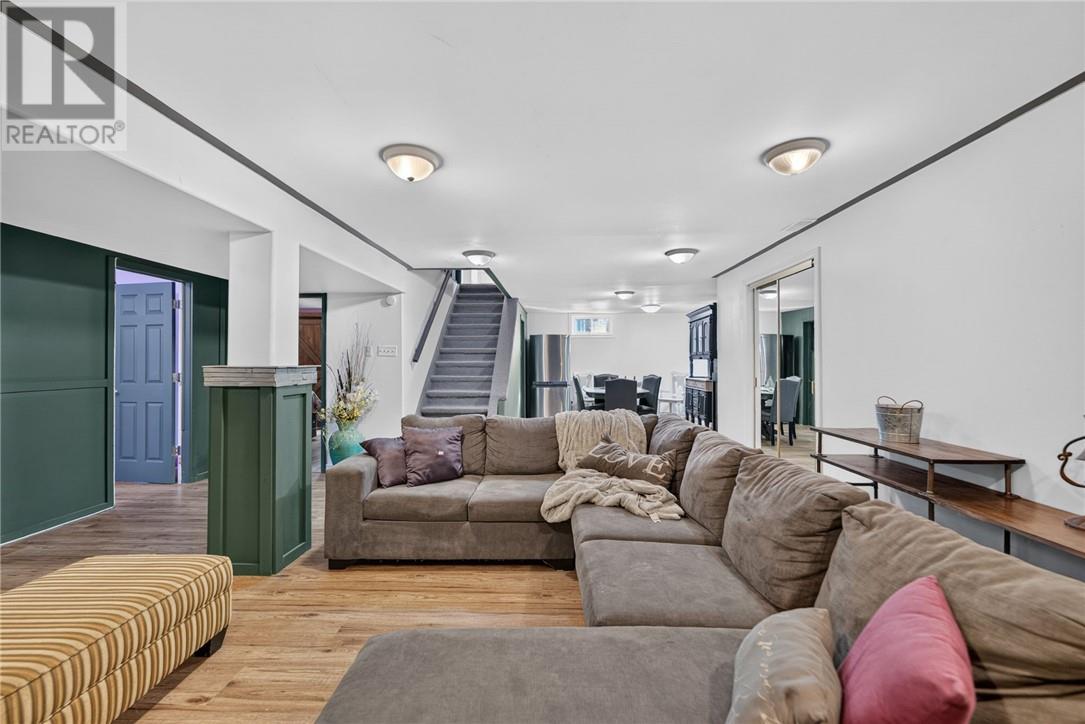 36 Edward Avenue — photo 49