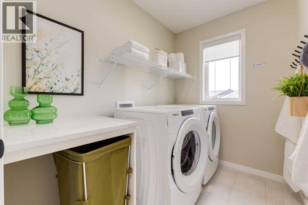 312 Montrose Crescent SE - 30