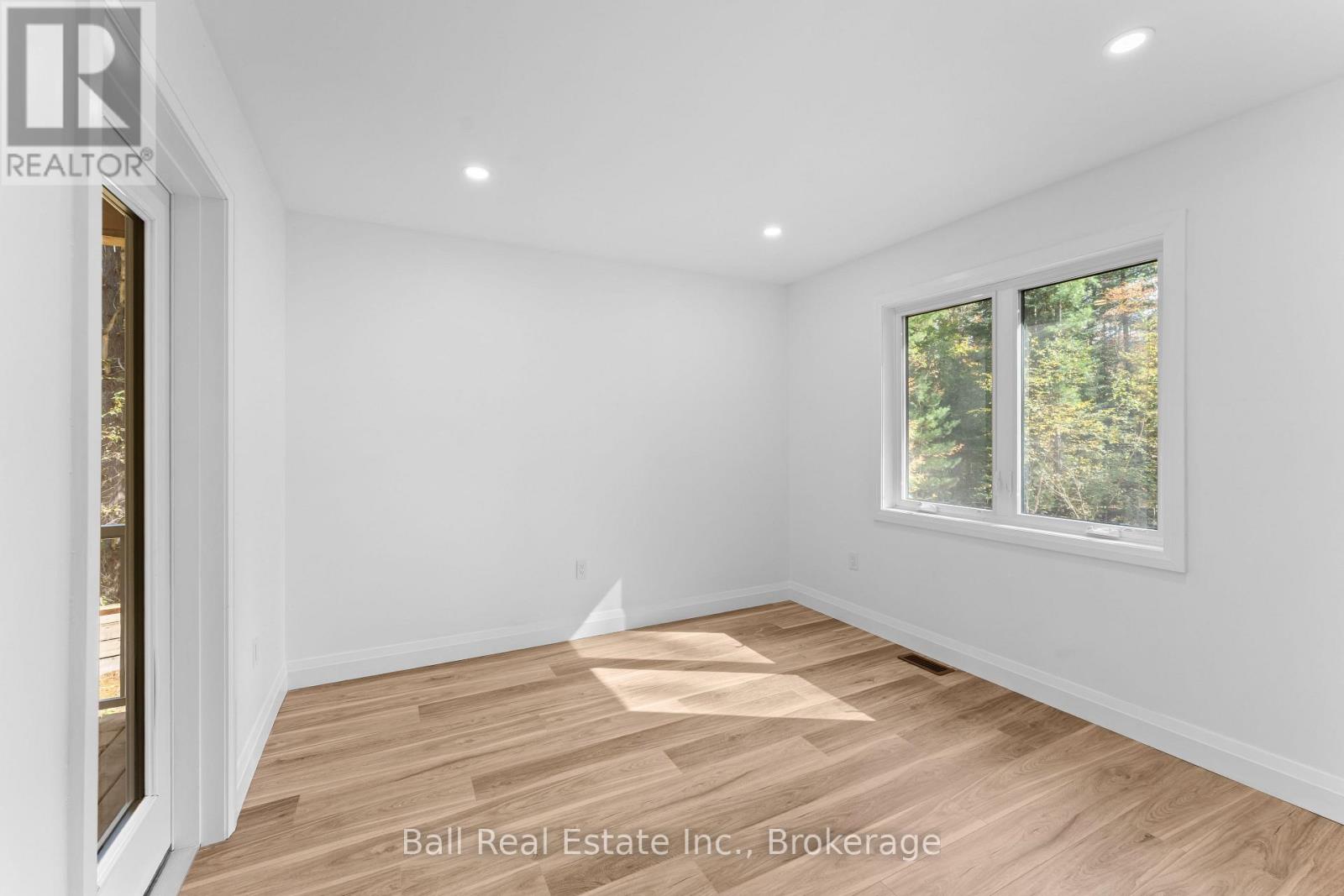 319 Boundary Road — photo 17