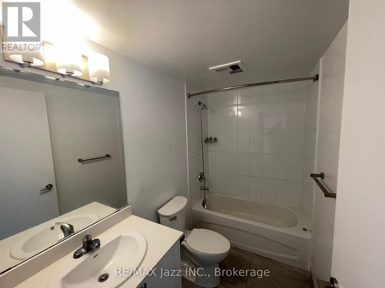 214- 100 Bond Street East, Oshawa, ON photo 12