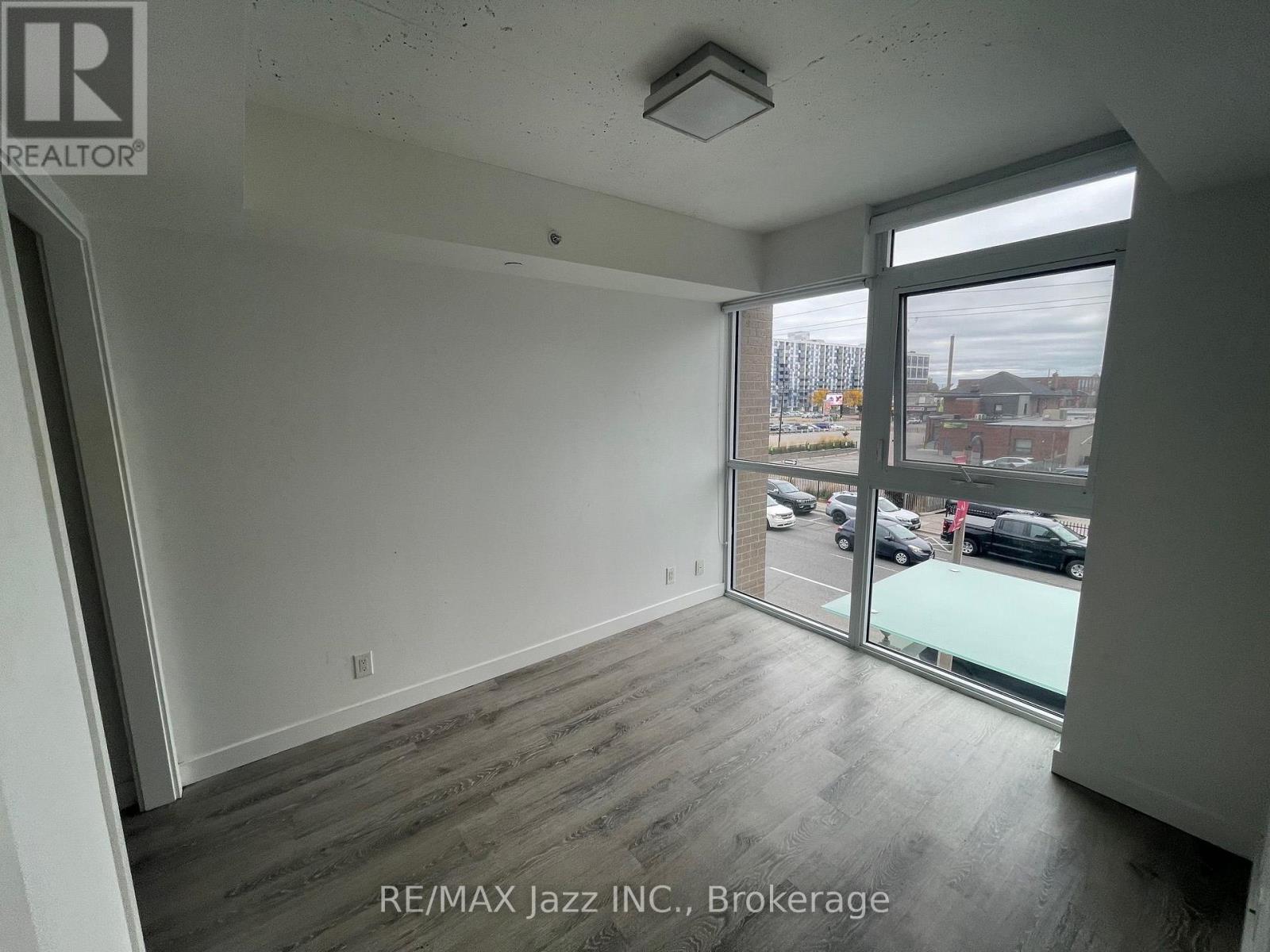 214- 100 Bond Street East, Oshawa, ON photo 8