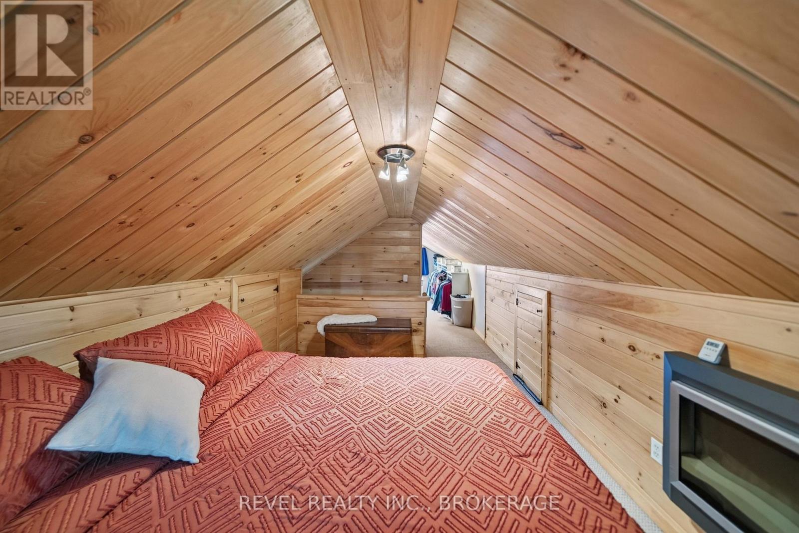 4682 LATIMER ROAD - 32