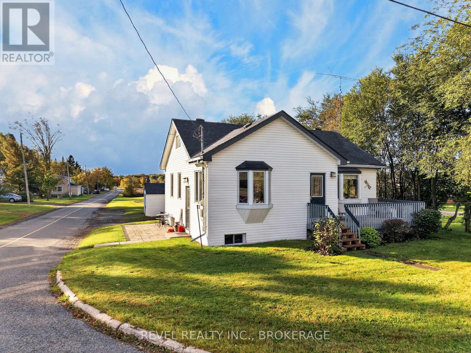 4682 LATIMER ROAD - 39