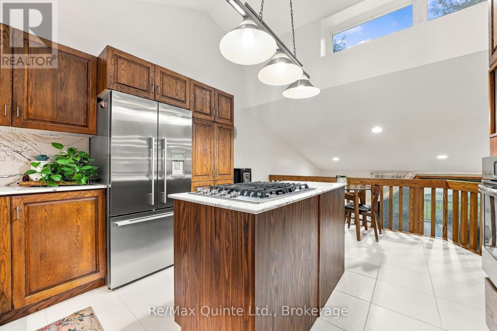 40 Wallbridge Circle, Prince Edward County, ON photo 14