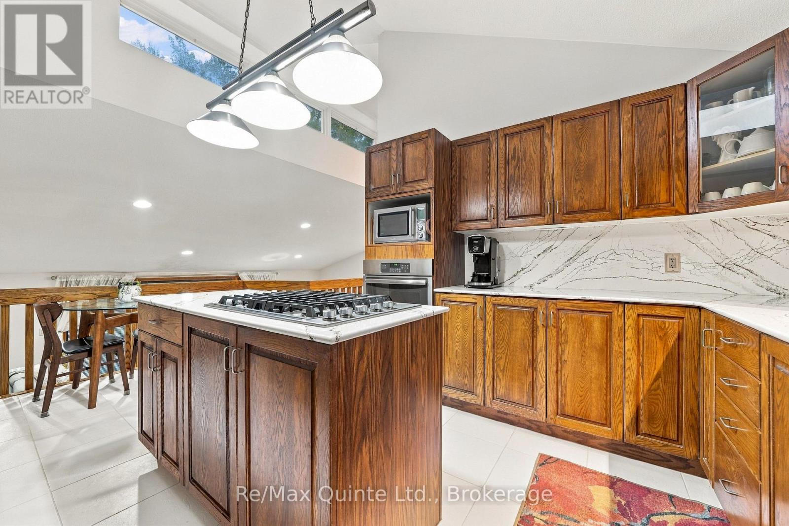 40 Wallbridge Circle, Prince Edward County, ON photo 15