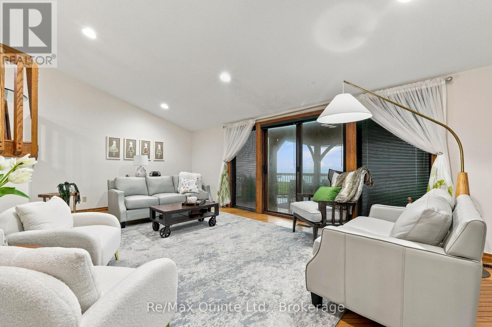 40 Wallbridge Circle, Prince Edward County, ON photo 18