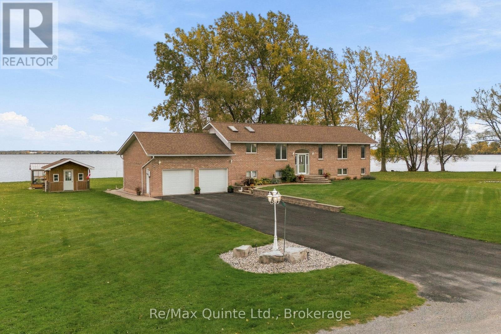 40 Wallbridge Circle, Prince Edward County, ON photo 3