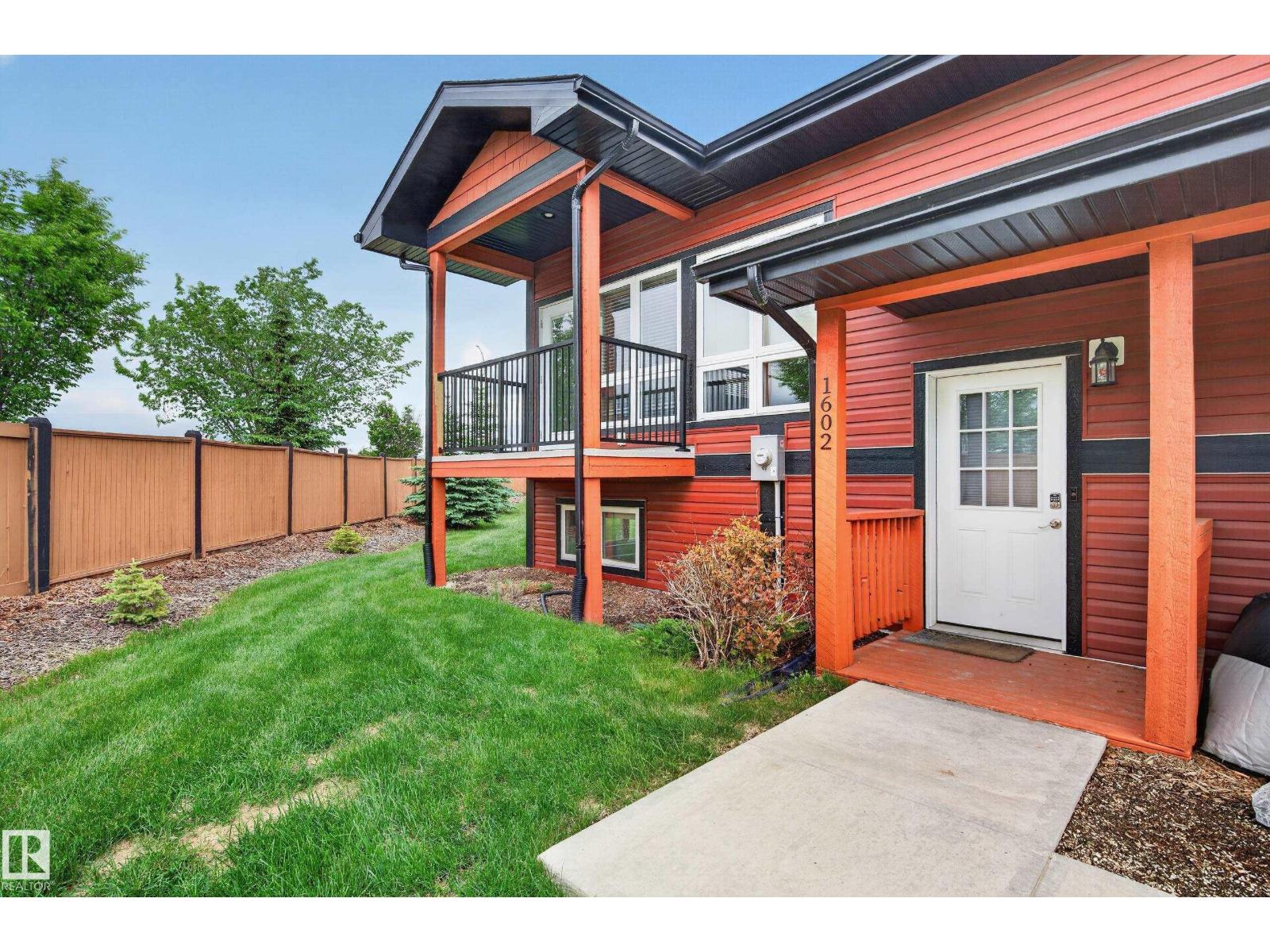 Photo of 1602 GRAYBRIAR GR, Stony Plain