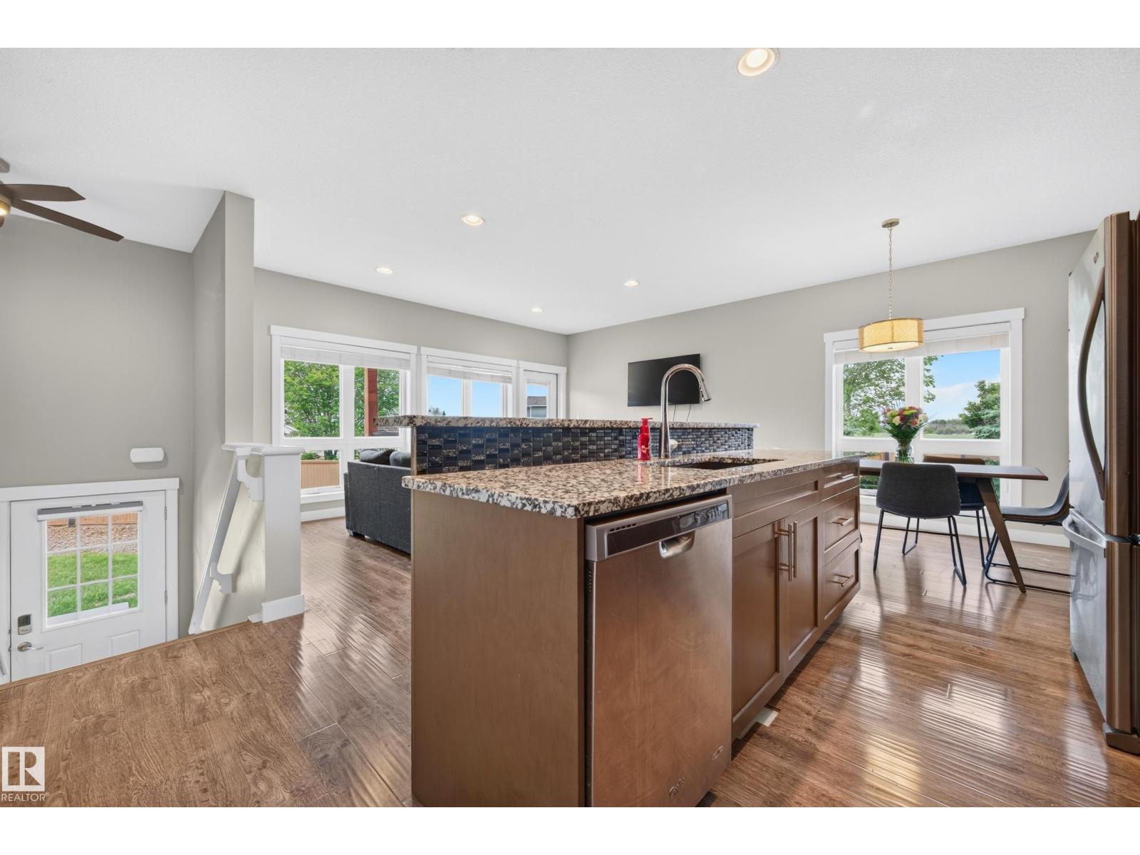 1602 Graybriar Green, photo 11