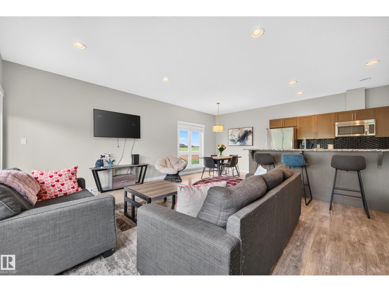 1602 Graybriar Green, photo 15