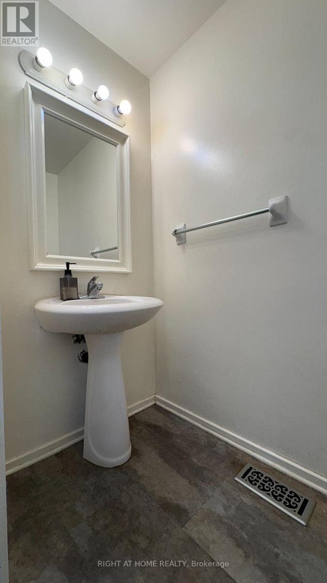 #14 3043 FAIRLEA CRESCENT - 3