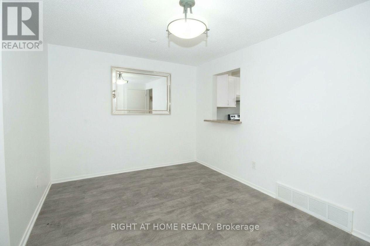 3043 Fairlea Crescent — photo 7