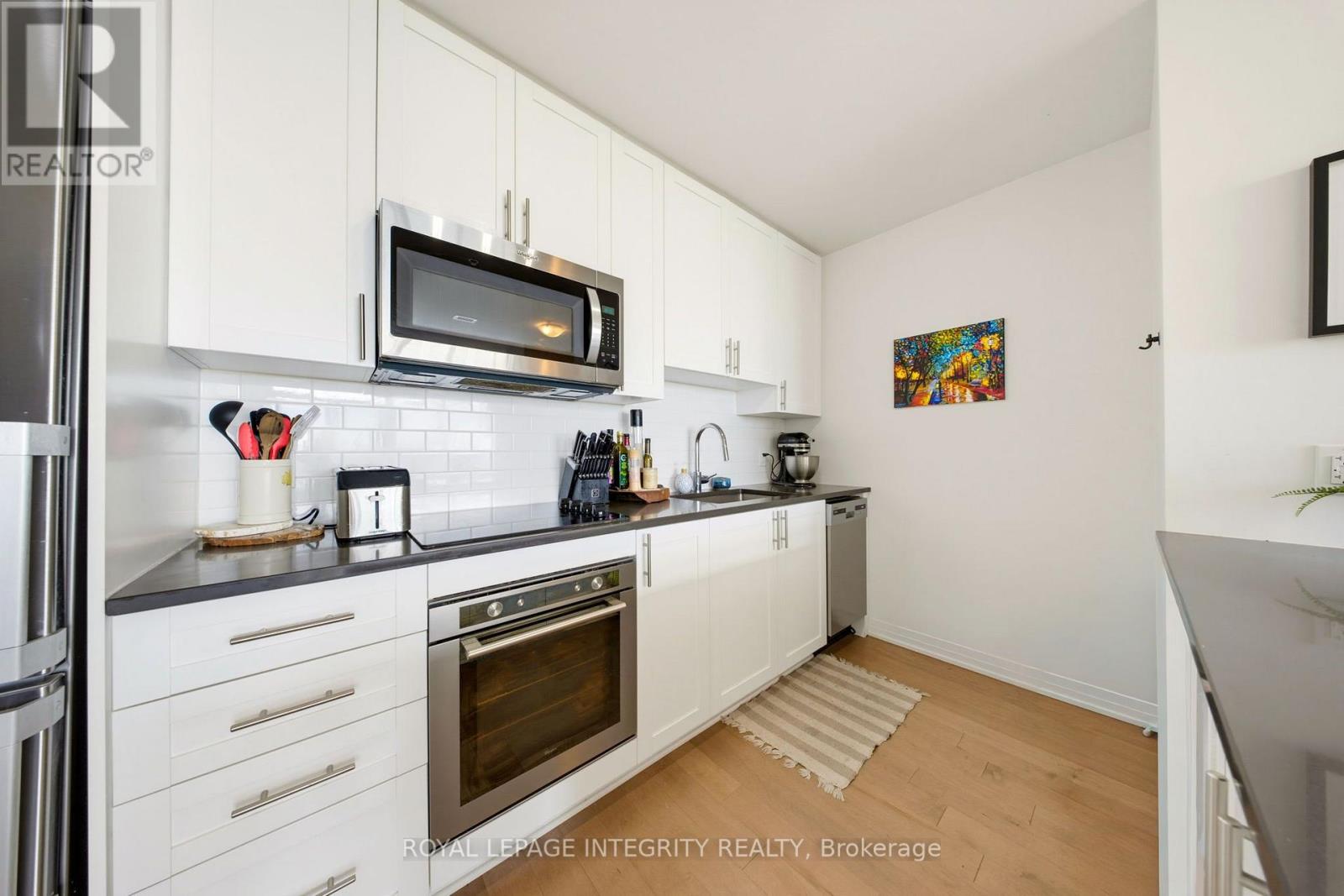 805 Carling Avenue — photo 14