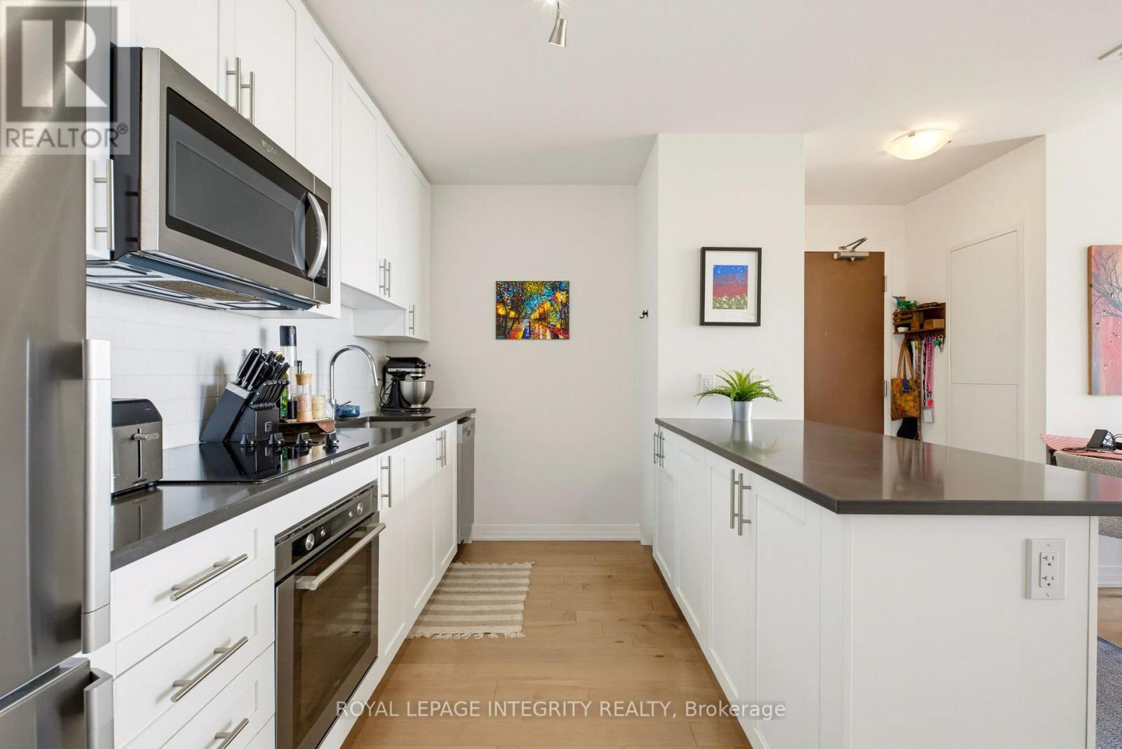 805 Carling Avenue — photo 15