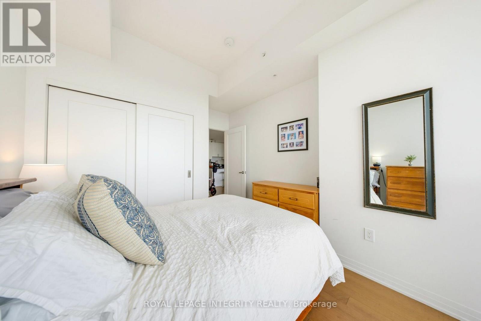 805 Carling Avenue — photo 18