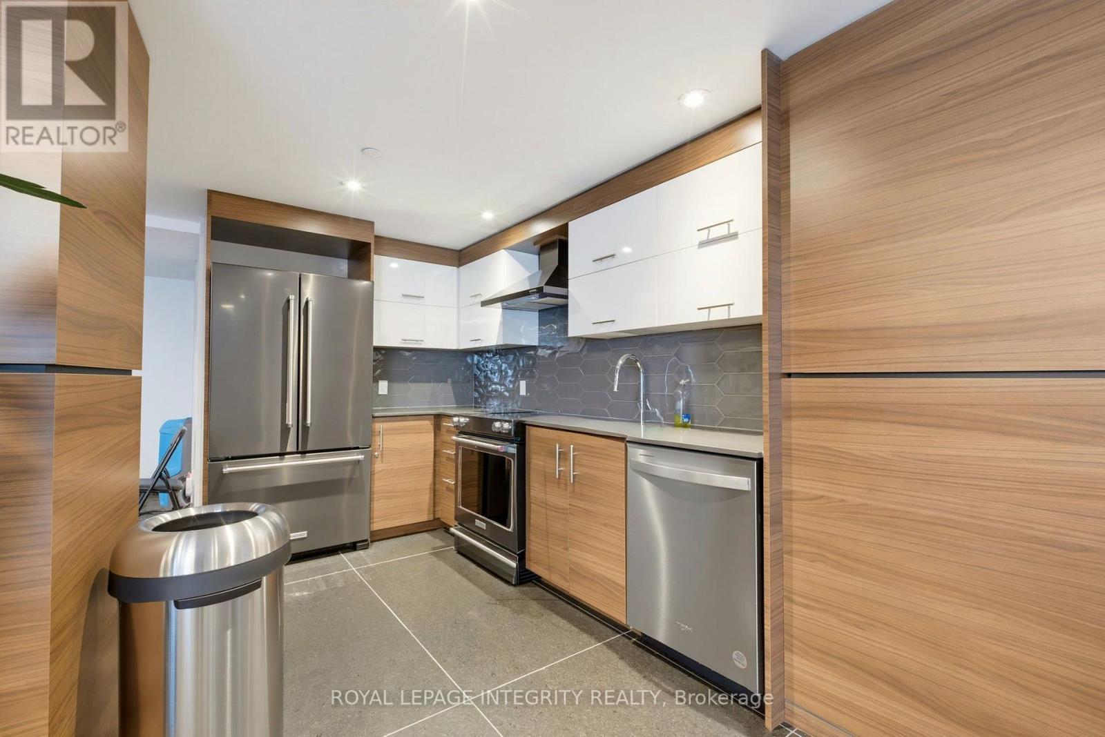805 Carling Avenue — photo 36