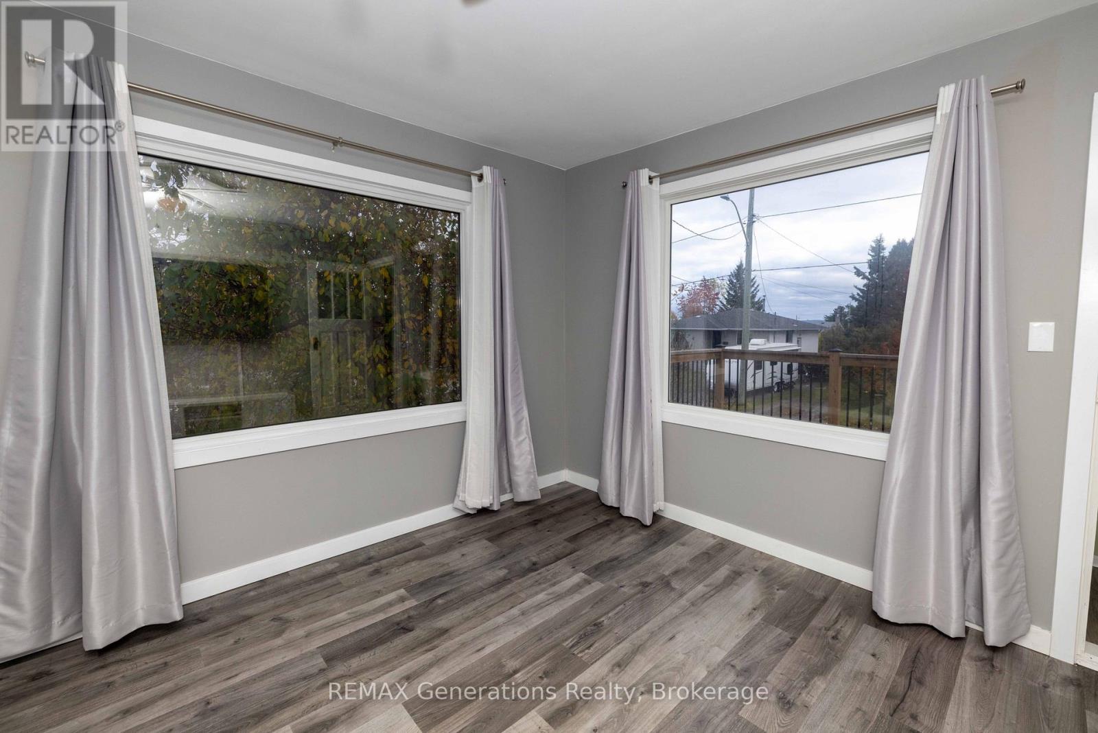 356 Elliott Street — photo 8