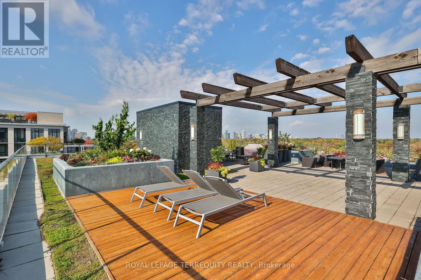399 Spring Garden Avenue — photo 44