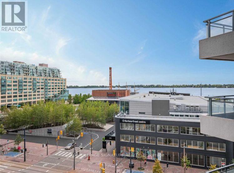 225 Queens Quay West — photo 10