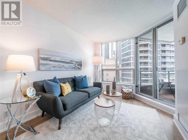 225 Queens Quay West — photo 8