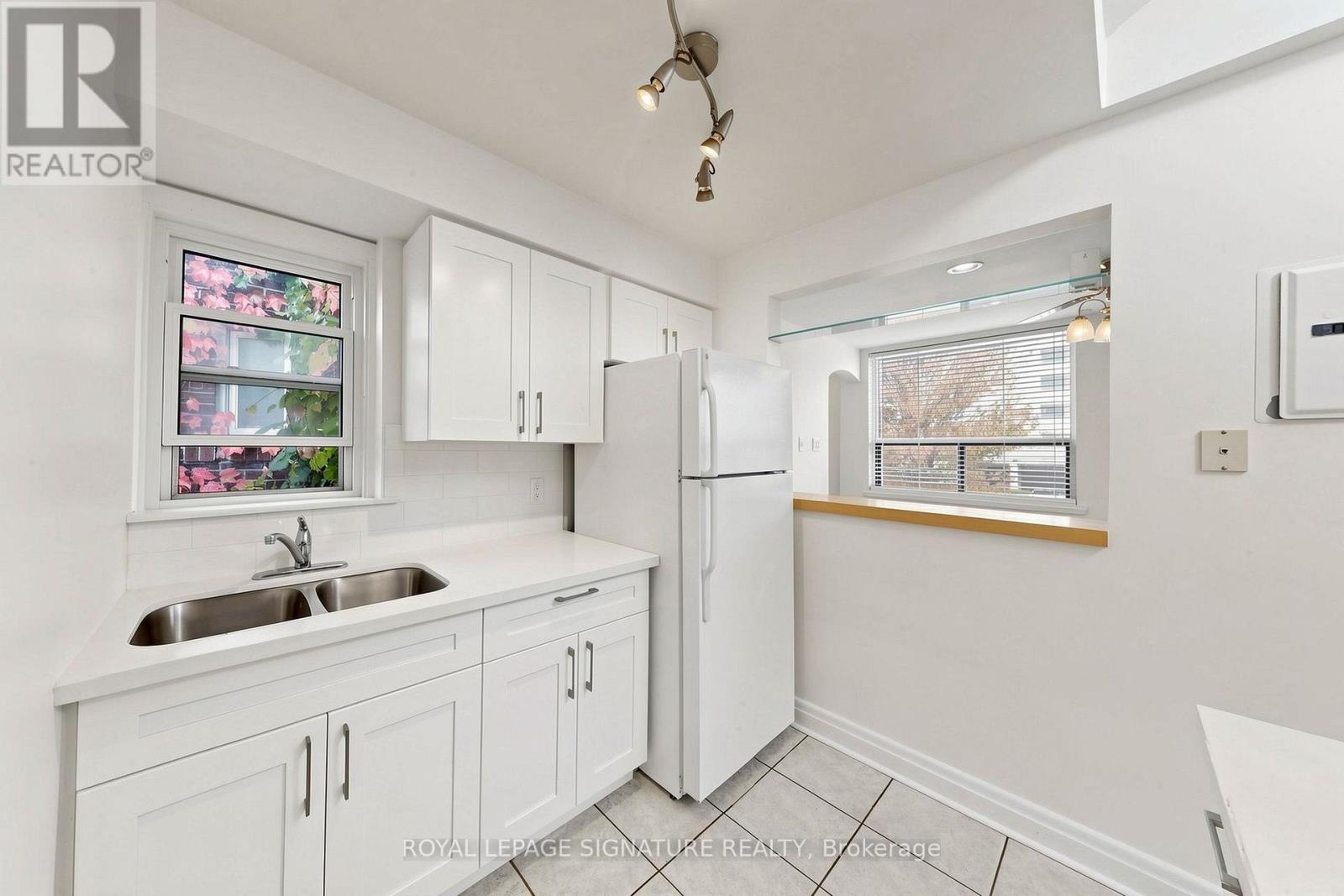 461 Eglinton Avenue East — photo 10