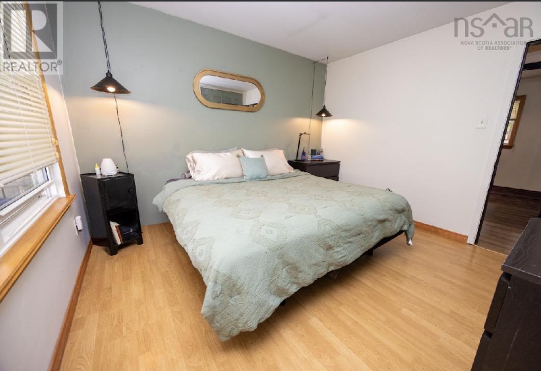 9512 East Bay Highway - 12