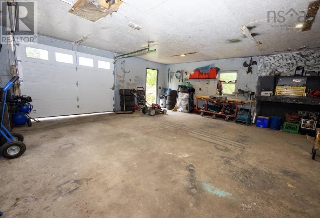 9512 East Bay Highway - 31