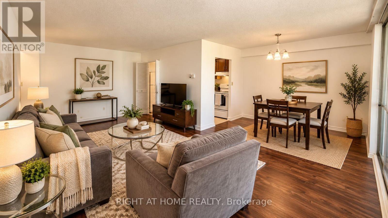 2819- 1 Massey Square, Toronto, ON photo 3