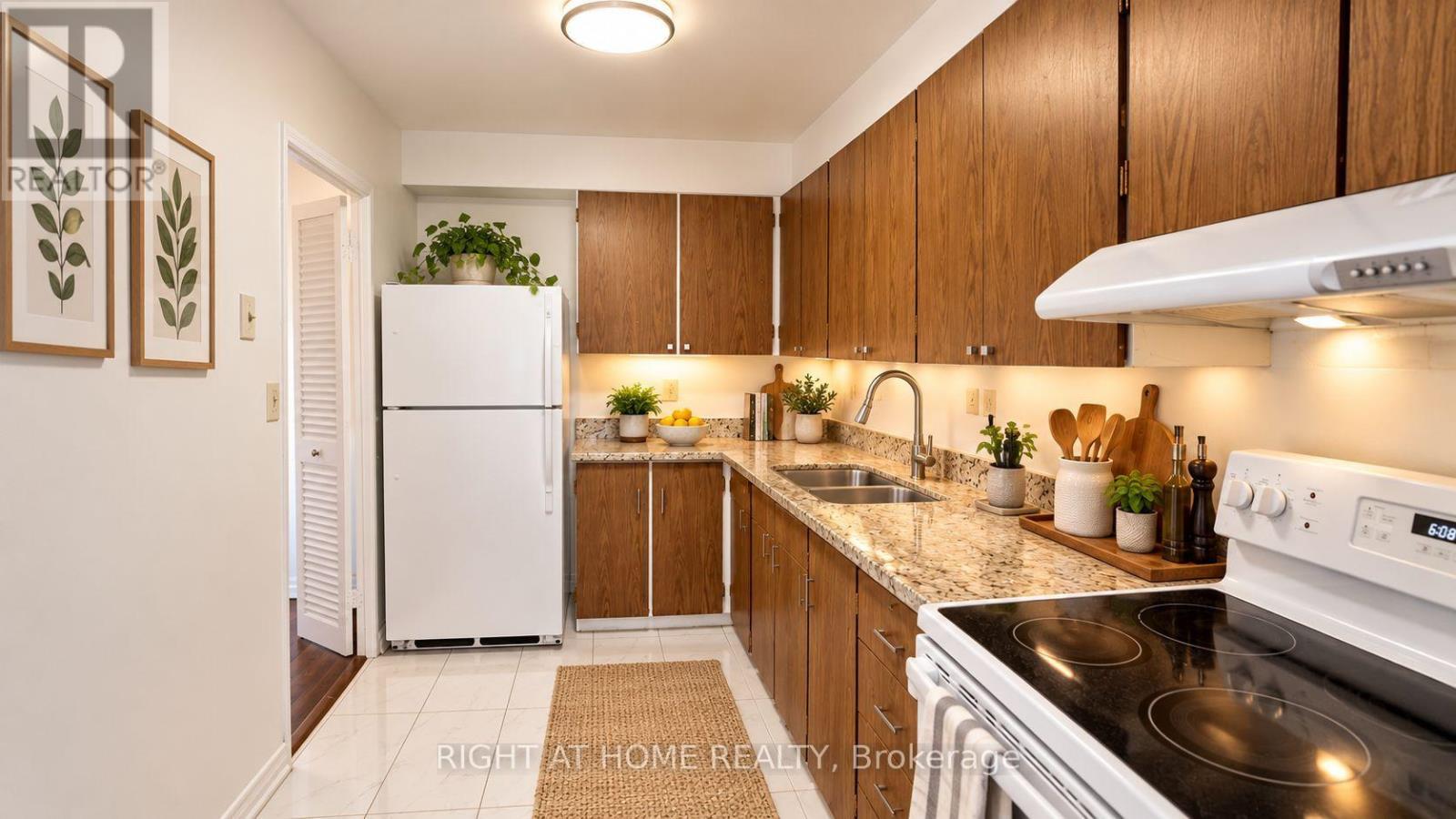 2819- 1 Massey Square, Toronto, ON photo 4