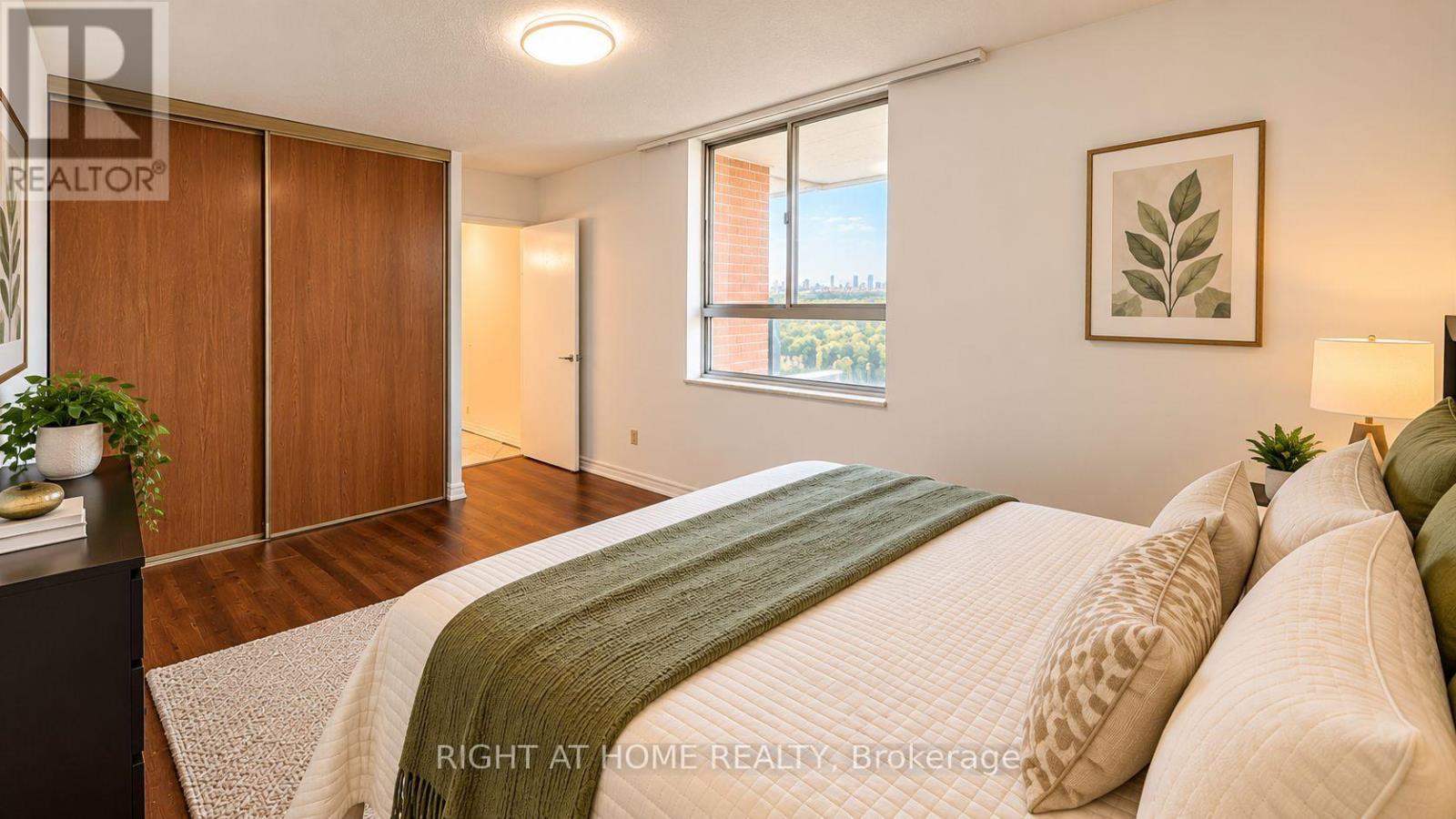 2819- 1 Massey Square, Toronto, ON photo 8