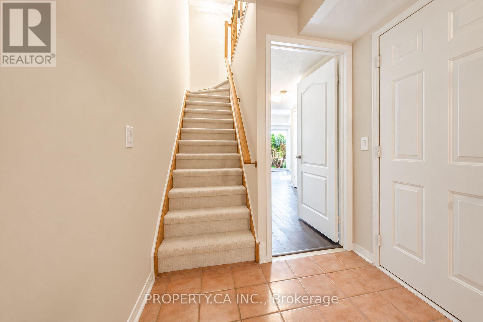 72 Jenkinson Way, Toronto, ON photo 4